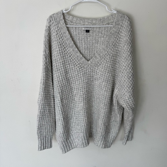 American Eagle grey chunky knit cozy v neck sweater size XL - Picture 2 of 9